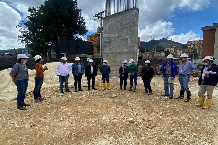 Funcionarios de la Contraloría de Bogotá en las obras de ampliación de oficinas de Brigada 13 del Ejército